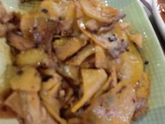 -鲁朗纳麦石锅鸡庄园