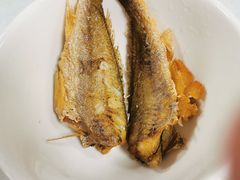 酥炸小黄鱼-明呈黄鱼面馆(斜土路店)