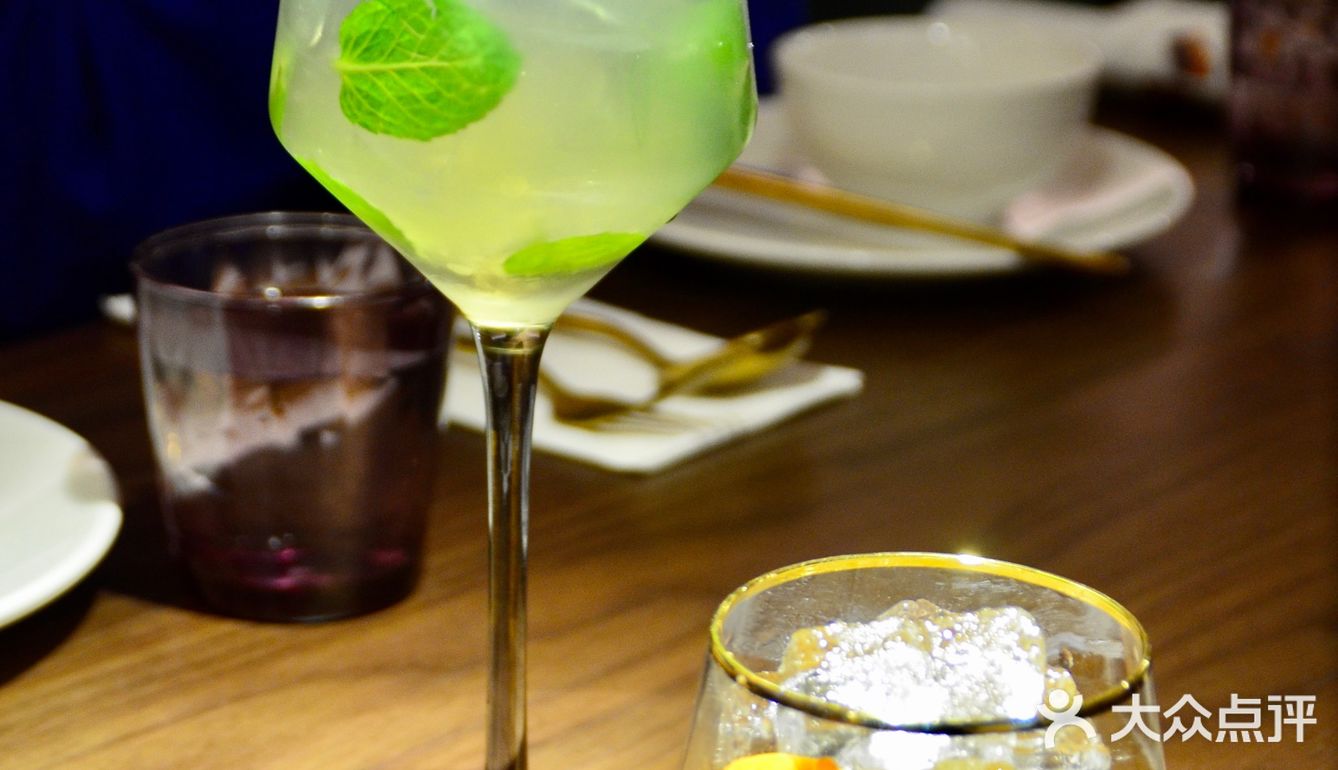 今天的樱花虾蒸冬笋鲜脆，避风塘炒鸭舌香酥