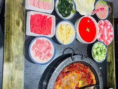 -宽板凳老灶火锅(台湾街店)