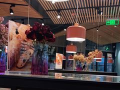 面包甜点陈列柜-Dough&Joe团憩(瑞虹天地月亮湾店)