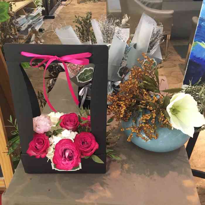 兰依琳花艺坊-"鲜花很美,还有下午茶,在鲜花环绕的氛围和.