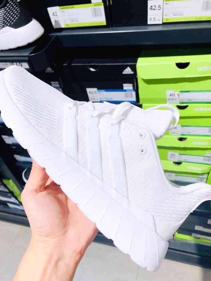 adidas(斯普瑞斯折扣店)-"上周末逛了斯普瑞斯奥莱,最热闹的莫属阿迪.
