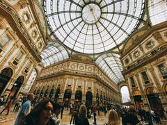 -文艺复兴百货(米兰大教堂广场店)