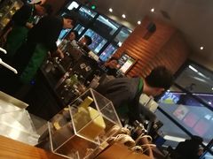 -星巴克(上海虹桥新天地二店)