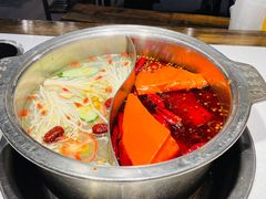 鸳鸯锅-让签签飞小郡肝串串香(春熙路形象店)
