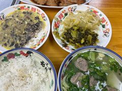 -明姨仔潮汕美食·碳炉猪脚·汕尾牛腩饭·起片鸡煲(起义路店)