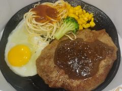 -汤姆家的牛排意面披萨(新城市广场店)