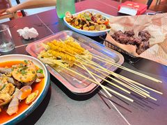 -老班长·小龙虾·鲜货烧烤大排档(金街美地店)