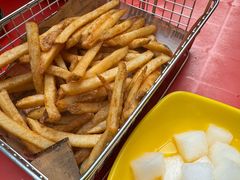 -BHC炸鸡(明洞总店)