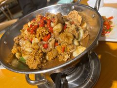 -国庆鱼头鱼尾馆(盛世华庭店)