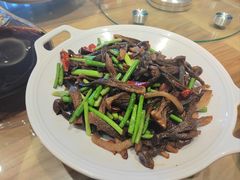 -严记小天府酸菜鱼(西四路店)