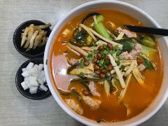 酸汤肉片米线-缘久缘米粉(新街口店)