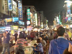 -六合夜市