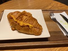 火腿芝士可颂-星巴克(深圳世界金融中心店)