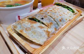Beijing-style Chicken Roll