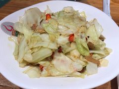 手撕莲花白-老滇山寨•云南特色菜•地方菜•民族风情歌舞表演(金碧店)