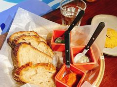 三种酱配酸面包-Mesa Madre梅萨妈妈·Bintana(国贸店)