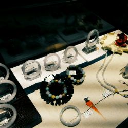 -北京七彩云南翡翠珠宝旗舰店(月坛店)