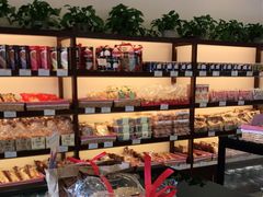 -红宝石·鲜奶小方·海派西点房(南翔店)