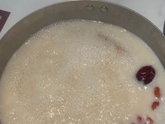 -洪氏嗨捞·广东猪肚鸡·椰子鸡火锅(西咸万象城店)