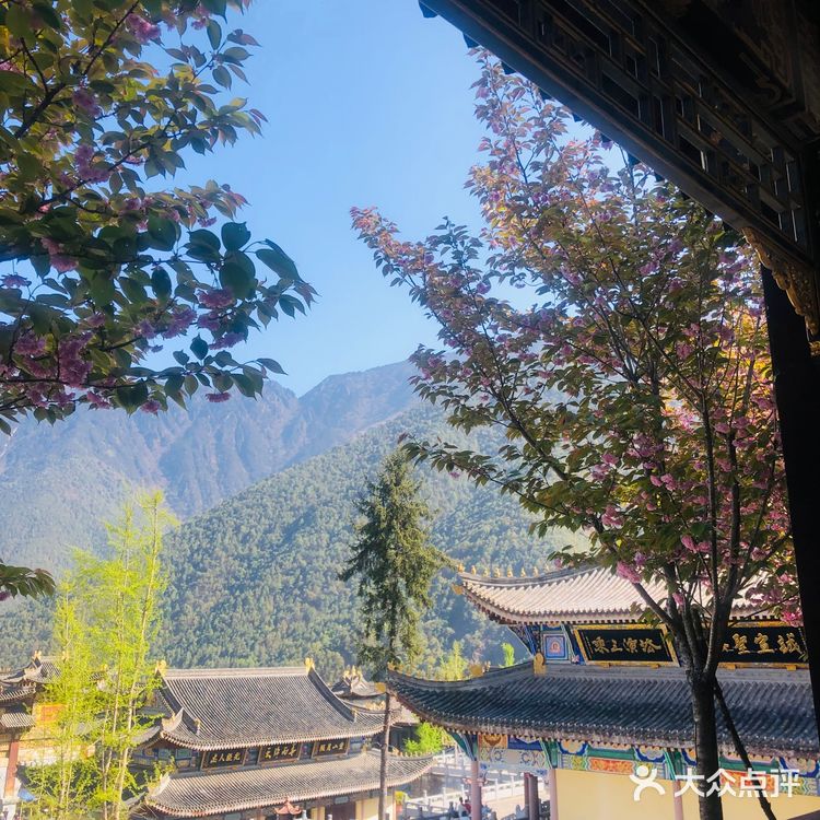 灵山寺 一座藏在深山里的寺庙