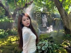-Chom Cafe and Restaurant