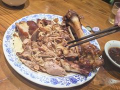 -老天桥酱肉烧饼夹肘子(天桥店)