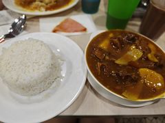 咖喱牛腩跟饭-喜莲咖啡