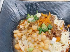 -李与白包子铺(桐梓林店)