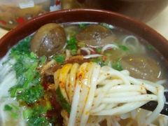 -亮亮面馆(经六路店)