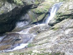 -燕子河大峡谷天坑仙境