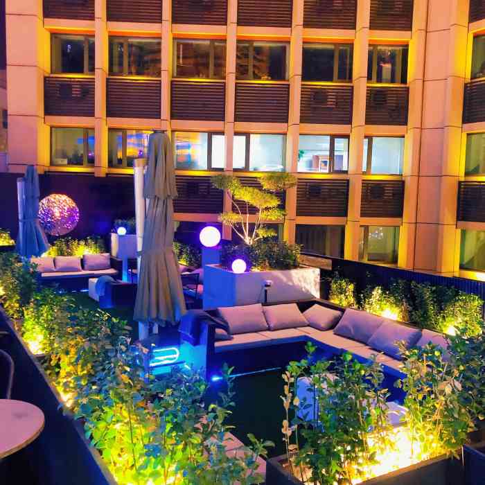暮光屋顶花园twilight roof pub-"[薄荷]环境:闹中取静 俯视大光明桥