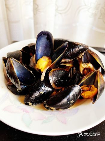 贻贝，海虹，青口都是贻贝的名字，贻贝晾干后就是淡菜