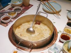 -洪氏嗨捞·猪肚鸡火锅(阳光天地店)