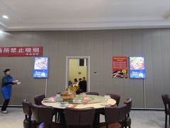 -鸿亨泰杂鱼馆(港馨家园店)