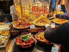 -雍容荟帝王蟹活龙虾展台自助(IFS黑金店)