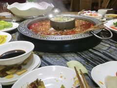 -杨肥肠火锅大排档(火车站花园店)