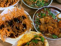 肥肠夹饼-代四孃牛华豆腐脑美味小食(总店)