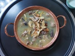 松茸土鸡锅-银同牦牛肉火锅