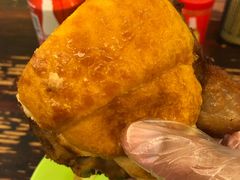 猪扒菠萝牛角包-大利来记餐厅