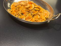 鸡肉坚果菌菇意面-miss pizza