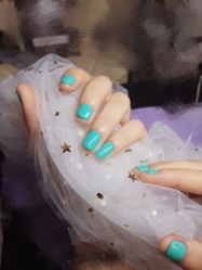 纯色-赫本轻奢美颜中心
