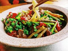 鸡杂绿豆粉-郑件洋芋饭庄