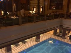 -浅深休闲酒店-停车场