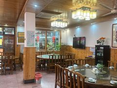 -芦茨金富饭庄·25年老字号·专做稻草鸡