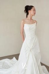 -Renee芮亦婚纱(原丽莎)