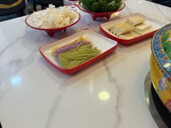 -毛辣果·贵州红酸汤牛肉火锅(西单店)