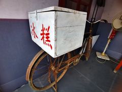 -资和信百货商场