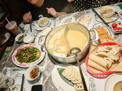 -禄婶鸡煲·打边炉